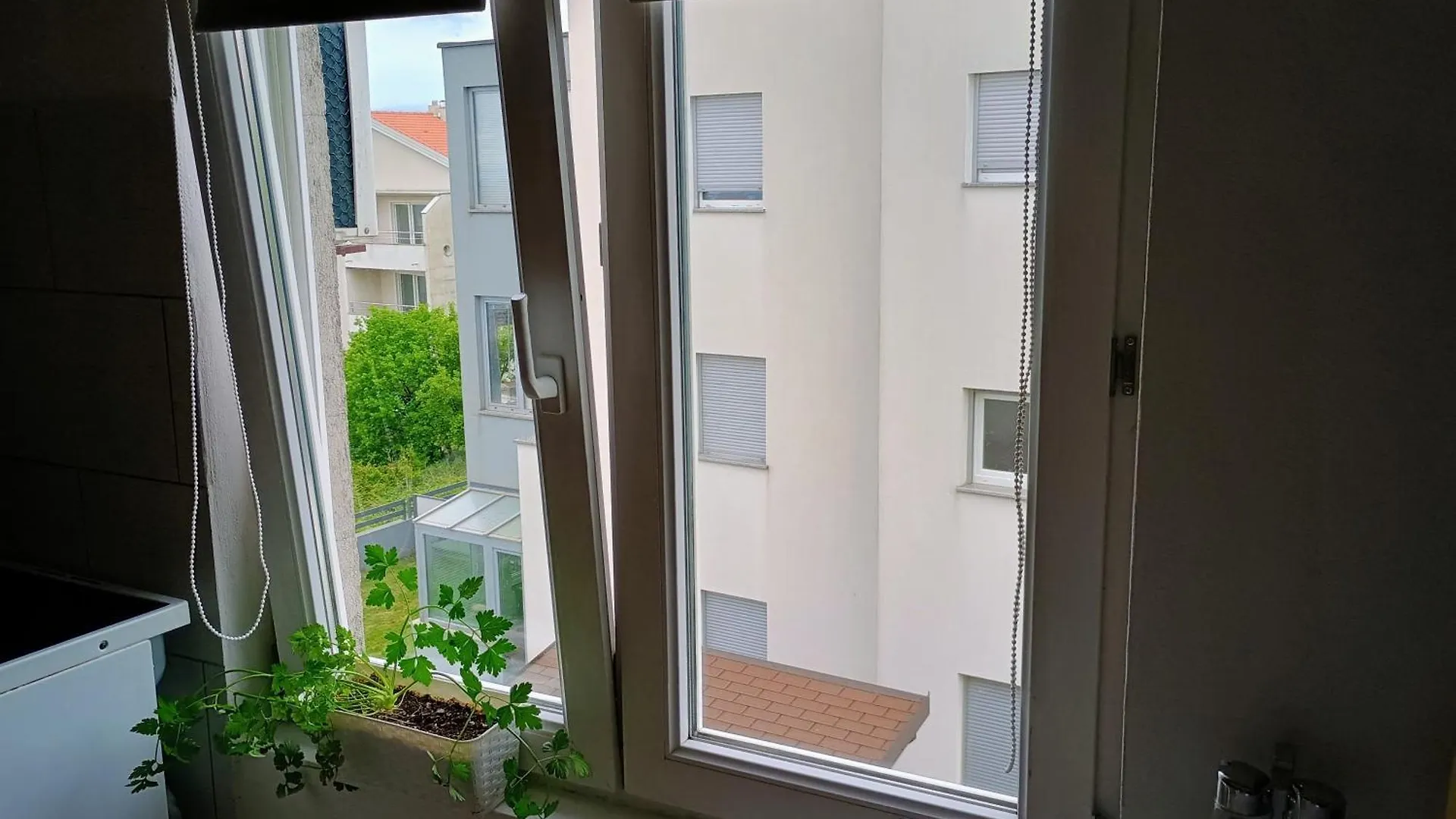 Moon Light-Free Parking Apartment Rijeka
