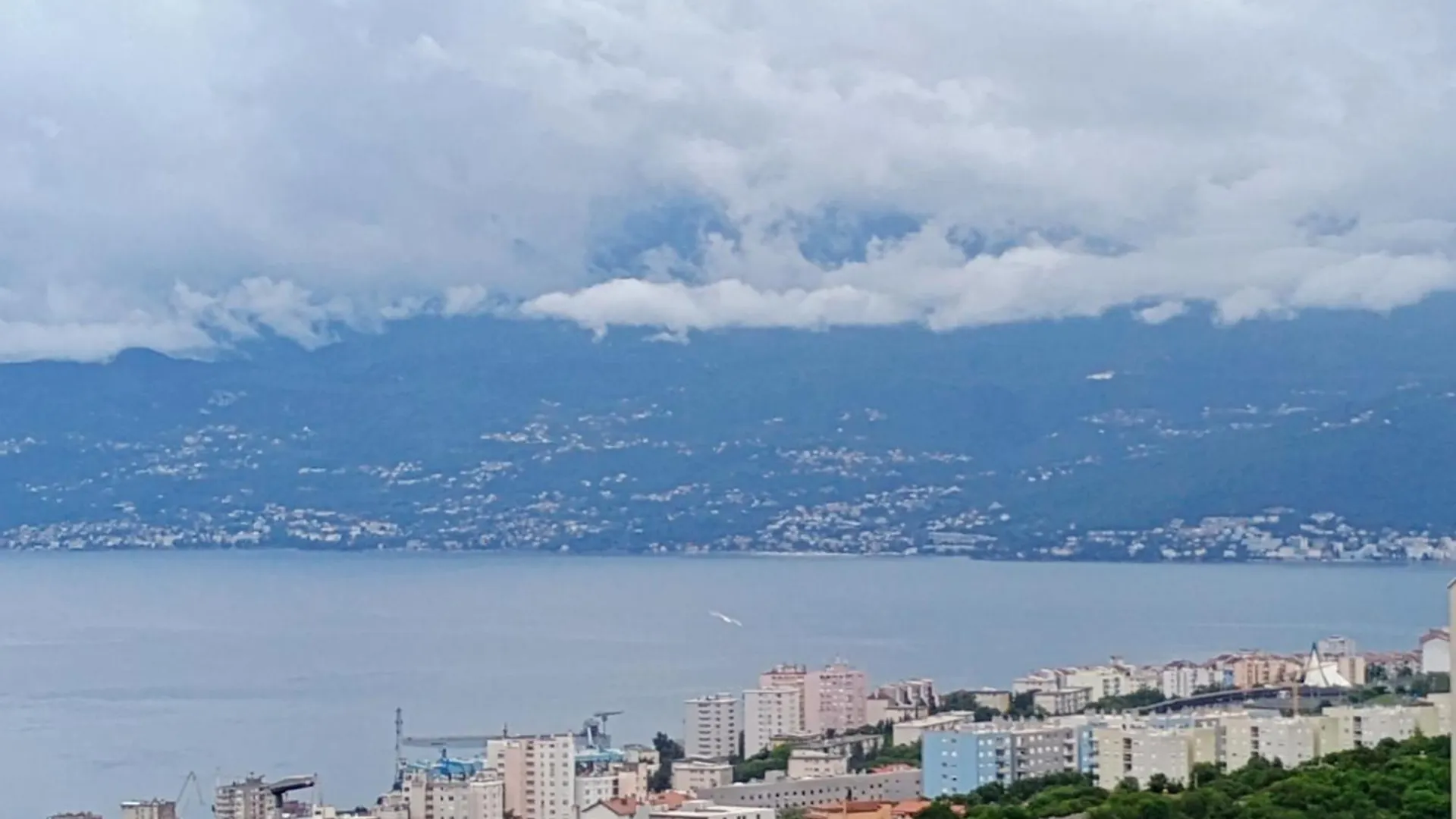 Moon Light-Free Parking Apartment Rijeka