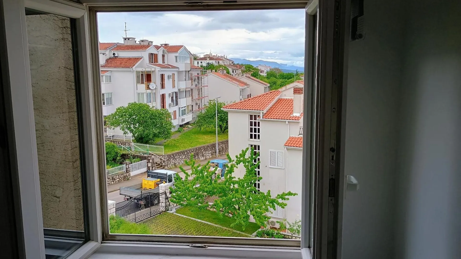 Moon Light-Free Parking Apartment Rijeka